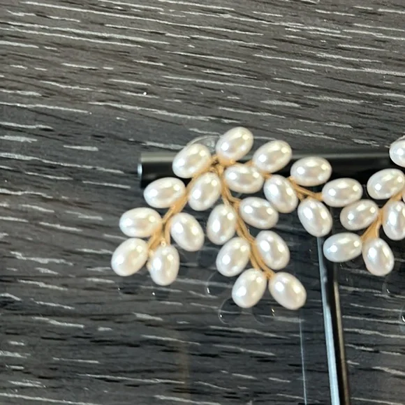 Pearl  statement earrings. GORGEOUS! - Picture 5 of 8